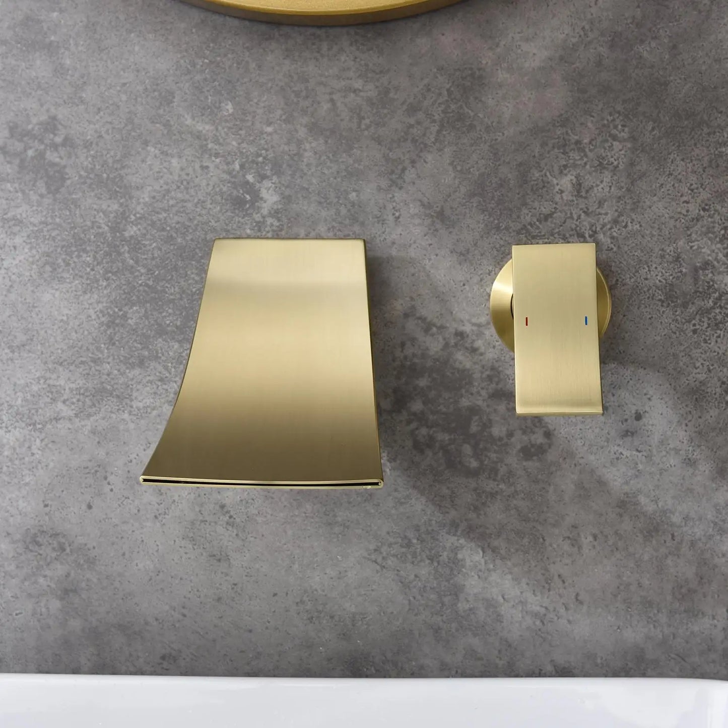 Stylish Wall-Mounted Bathroom Waterfall Faucet - Modern Design, Luxury Finish